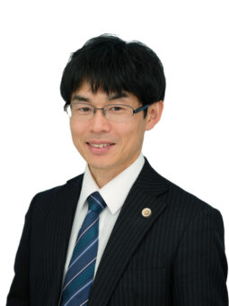 弁護士 山本直